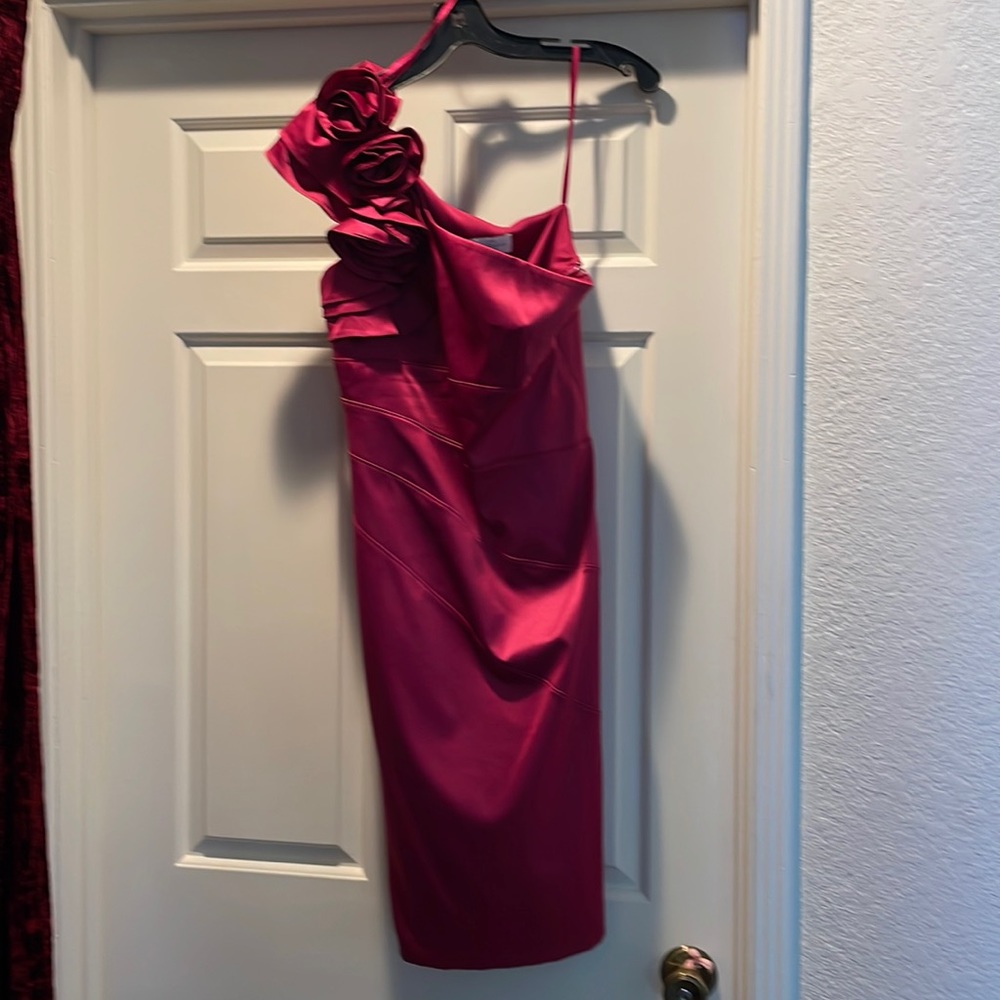 Jessica Simpson rich burgundy one shoulder with flowers